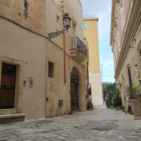 Dimora Delle Rose بيت للعطل ليتشي